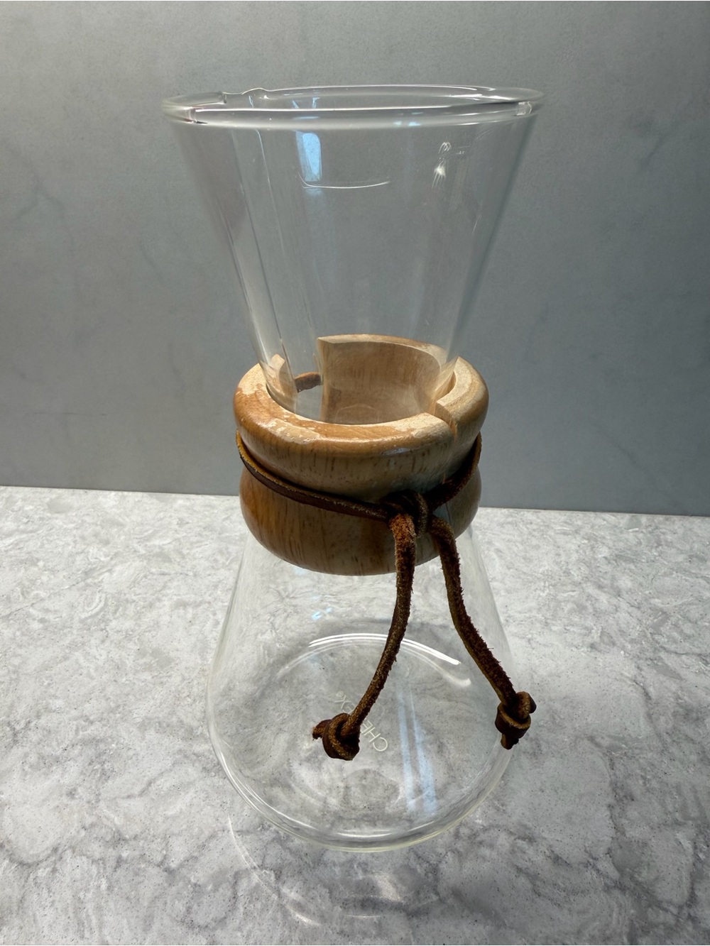 Chemex Glass Pour-Over Coffee Carafe with Wood Collar and Leather Tie 3 Cups